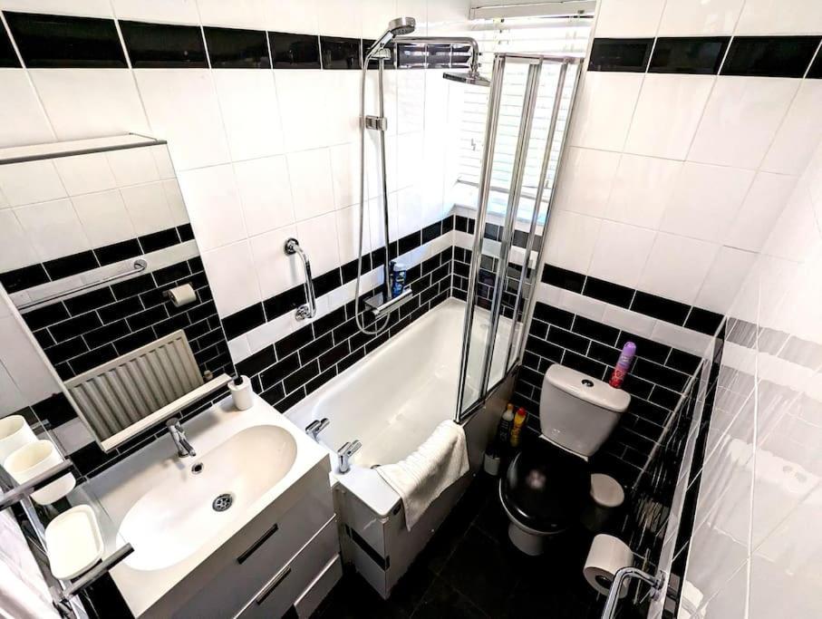 Charming 2-bed Garden Flat * Londres